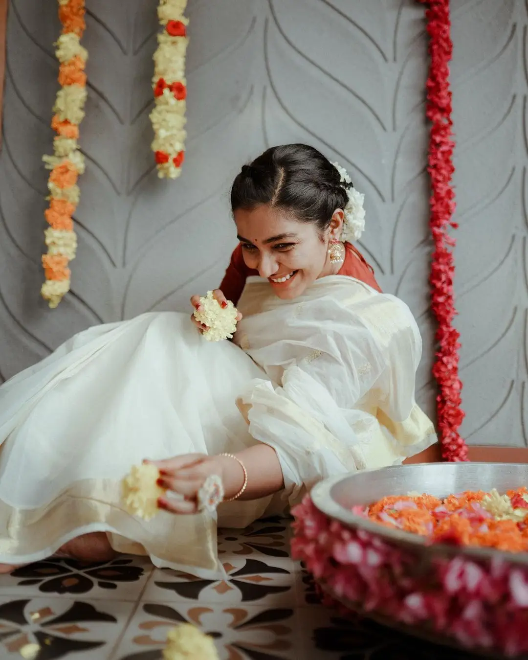 Malayalam Actress Rajisha Vijayan in White Saree Blouse